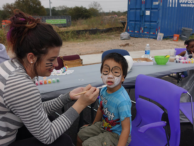 30390544660_e13a75935d_z